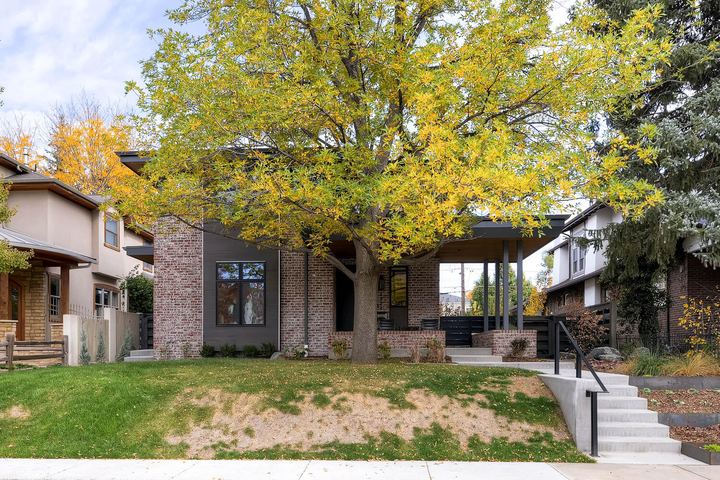 Exterior Front of a Caliber custom home at 1374 S Lafayette St in Denver