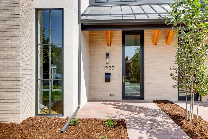 Exterior Front Entry of a Caliber custom home at 1923 W 37th Ave in Denver