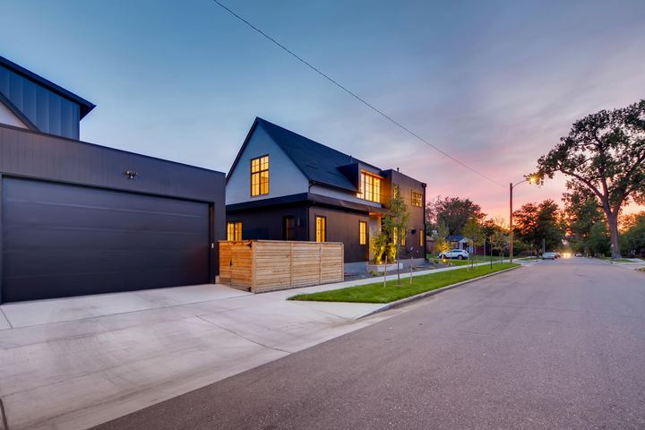 Exterior Rear of a Caliber custom home at 2010 S Clarkson St in Denver