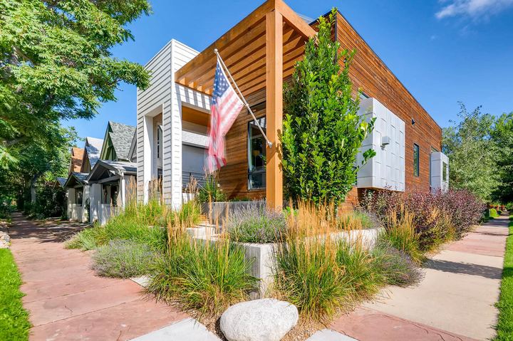 Exterior Front of a Caliber custom home at 2203 W 33rd Ave in Denver