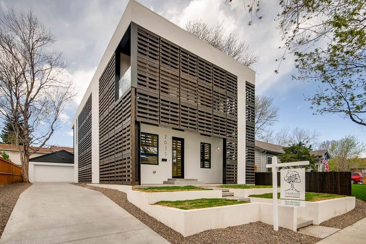 Exterior Front of a Caliber custom home at 2675 Meade St in Denver