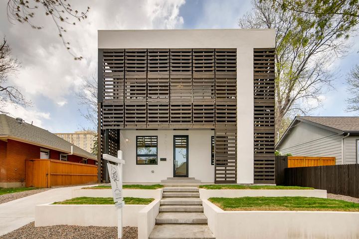 Exterior Front of a Caliber custom home at 2675 Meade St in Denver