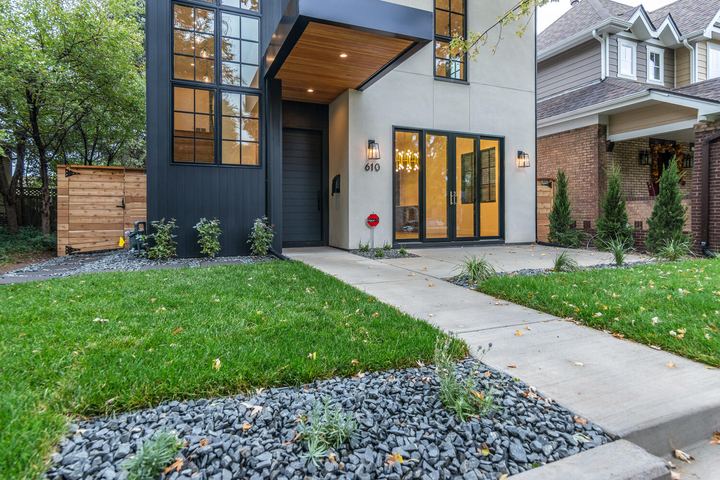 Exterior  Front of a Caliber custom home at 610 S Race St in Denver