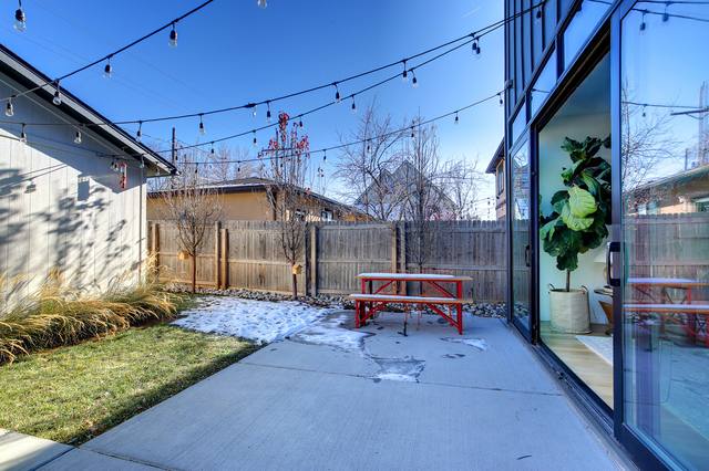 Exterior of a Caliber custom home in Denver
