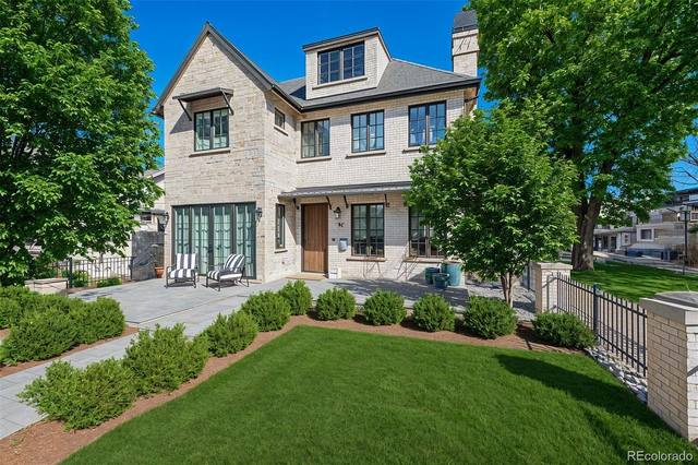 Exterior of a Caliber custom home in Denver