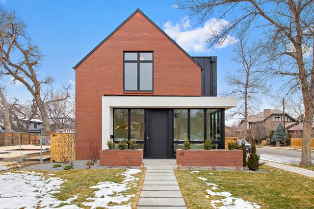 Exterior of a Caliber custom home in Denver